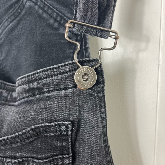 Torrid Women’s Black Denim Overalls Adjustable Straps - Picture 3 of 8